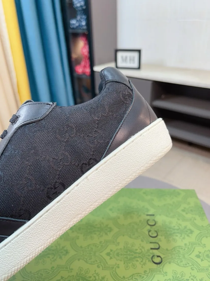 Men's shoes 💰400🌹🌹[GUCCI] Gucci's new lace-up casual men's shoes are on the market first, and the materials and workmanship are superior to all versions on the market. The highest quality shipped first-layer cowhide with imported original perforated materials➕Genuine leather lining, privately molded soft outsole, high foot comfort, imported special materials highlight the brand's unique charm, high-end customization 38-44